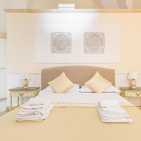 Dimora Le Tre Muse Guesthouse Лечче Екстер'єр фото