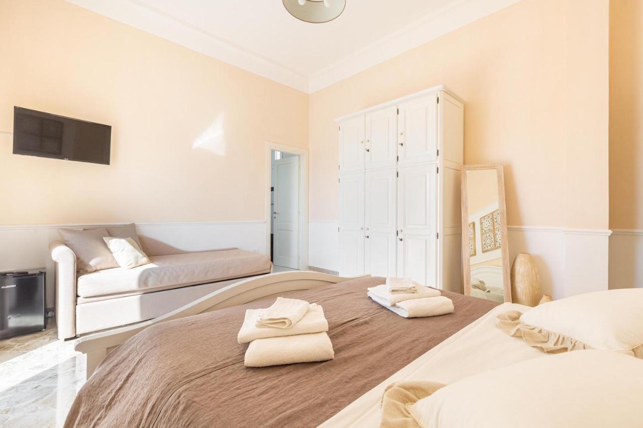 Dimora Le Tre Muse Guesthouse Лечче Екстер'єр фото