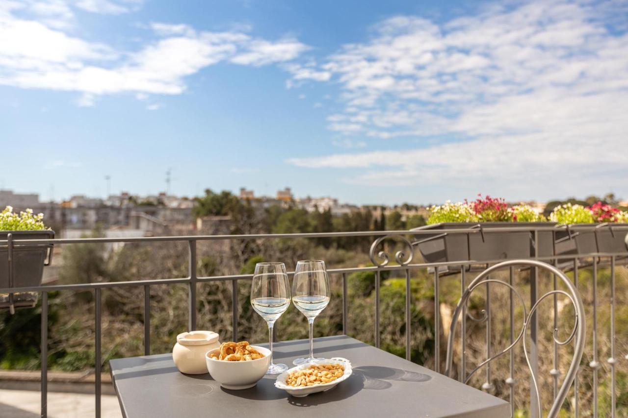 Dimora Le Tre Muse Guesthouse Лечче Екстер'єр фото