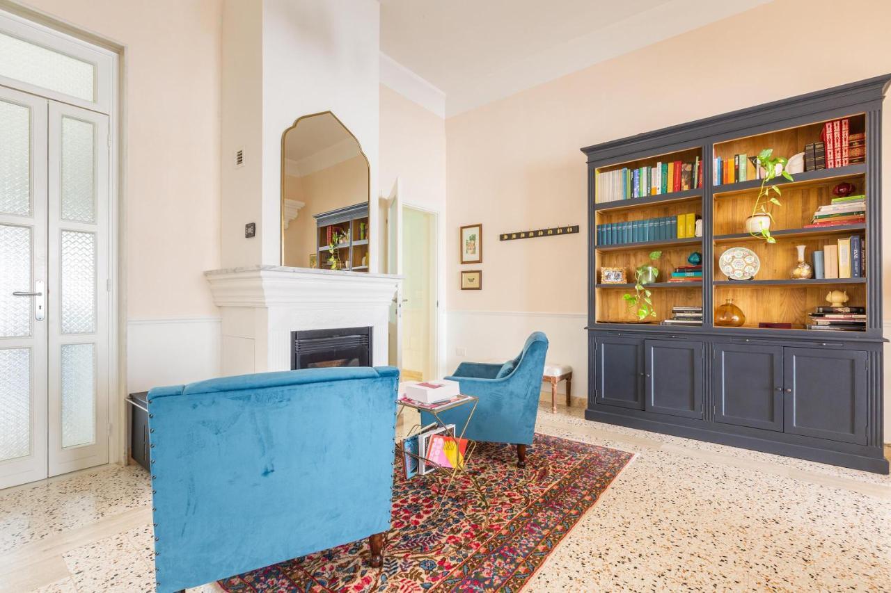 Dimora Le Tre Muse Guesthouse Лечче Екстер'єр фото