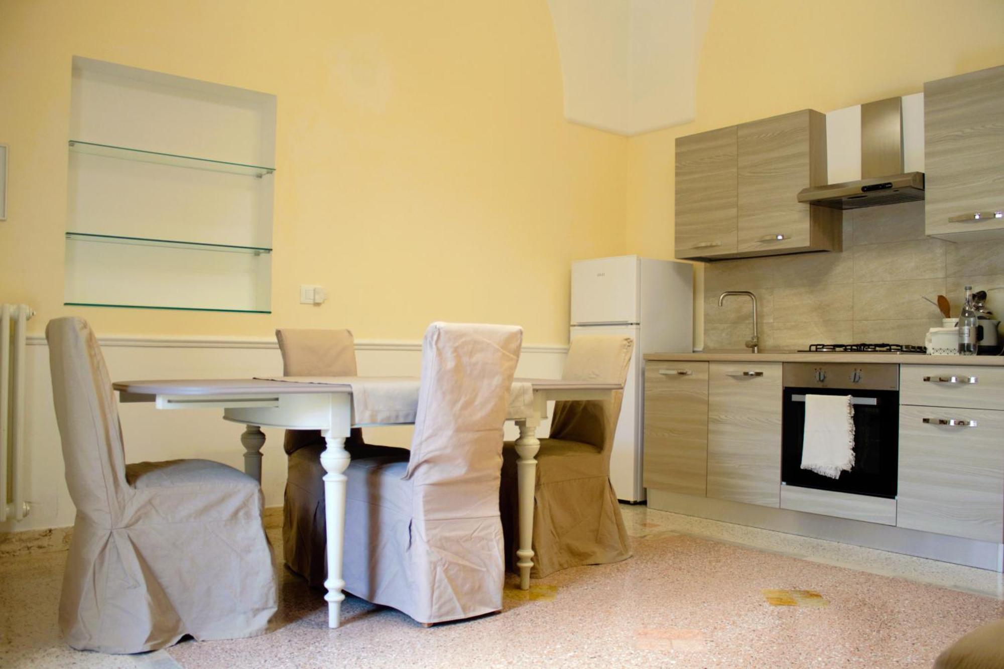 Dimora Le Tre Muse Guesthouse Лечче Екстер'єр фото