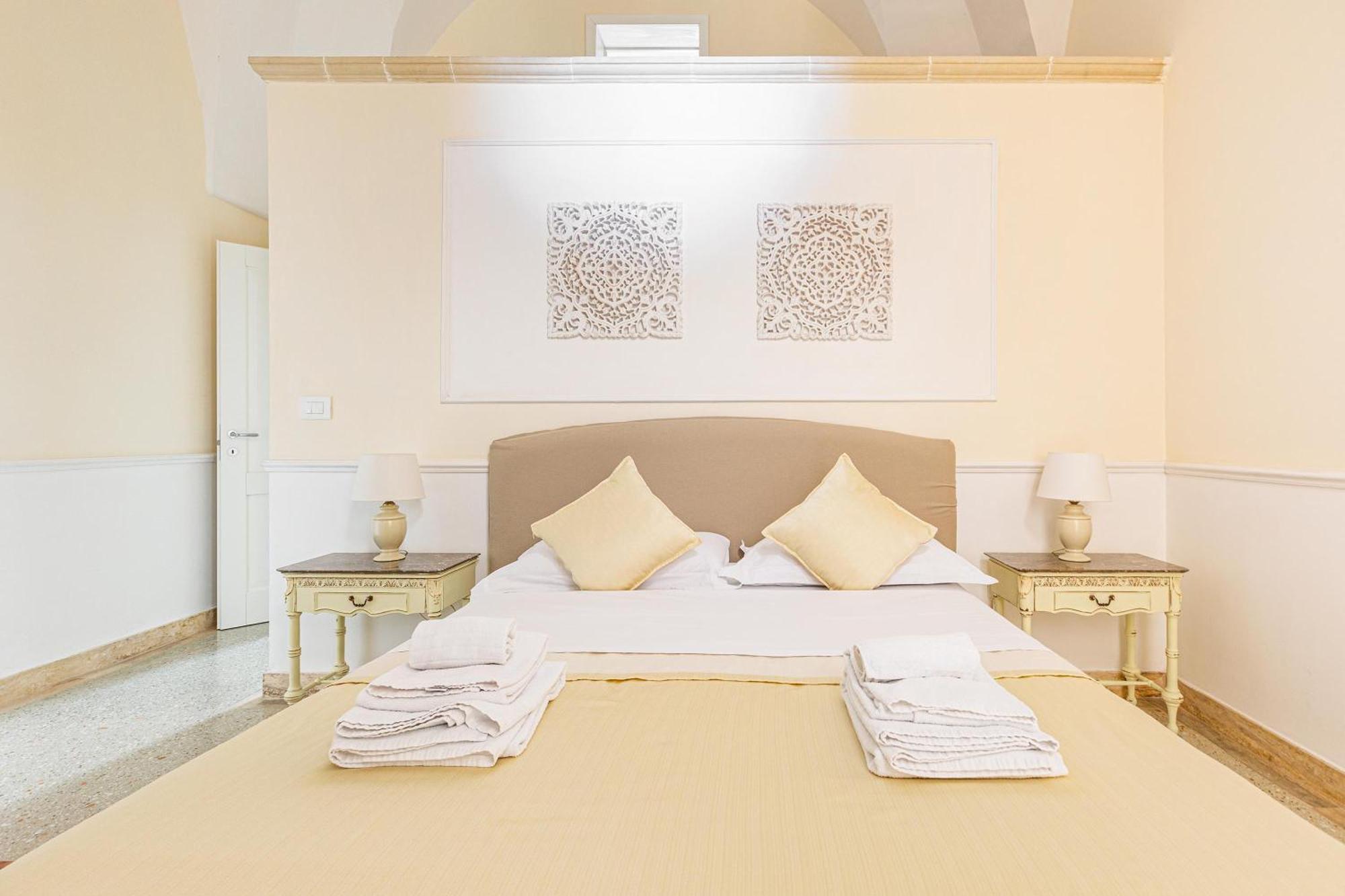 Dimora Le Tre Muse Guesthouse Лечче Екстер'єр фото