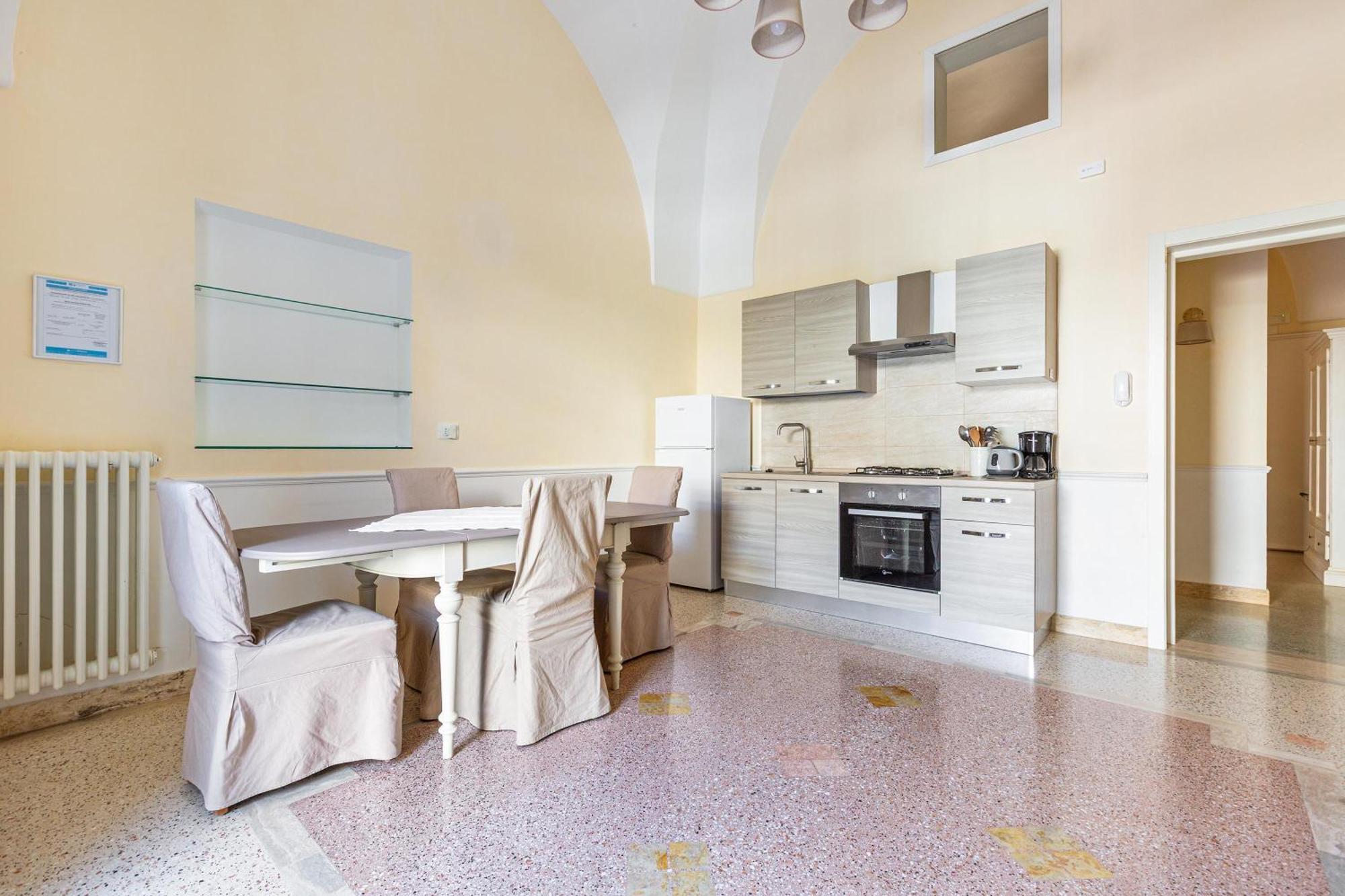 Dimora Le Tre Muse Guesthouse Лечче Екстер'єр фото